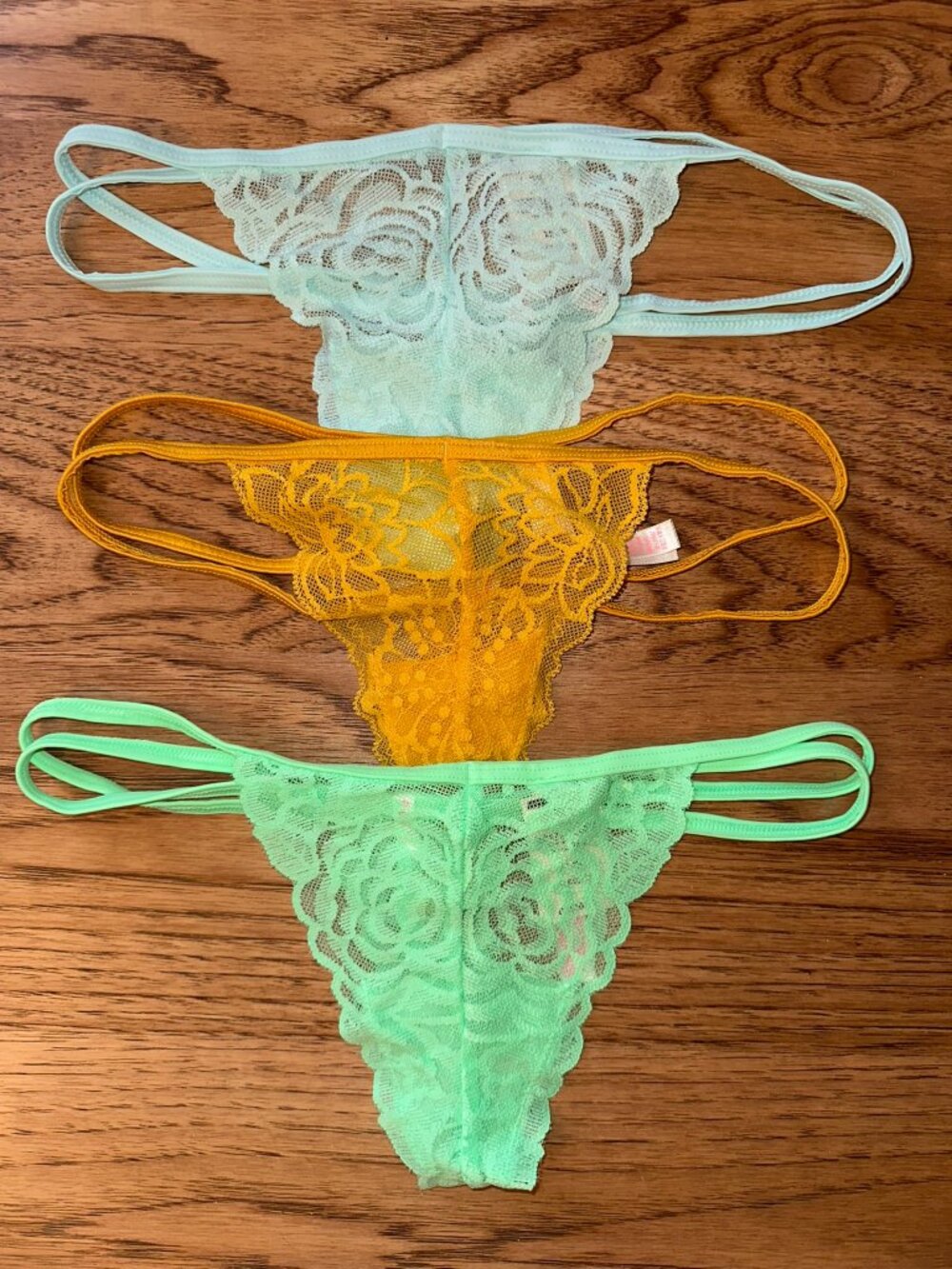 NWT VICTORIA'S SECRET PINK SET OF 3 LACE STRAPPY THONG V-STRING PANTIES XS
